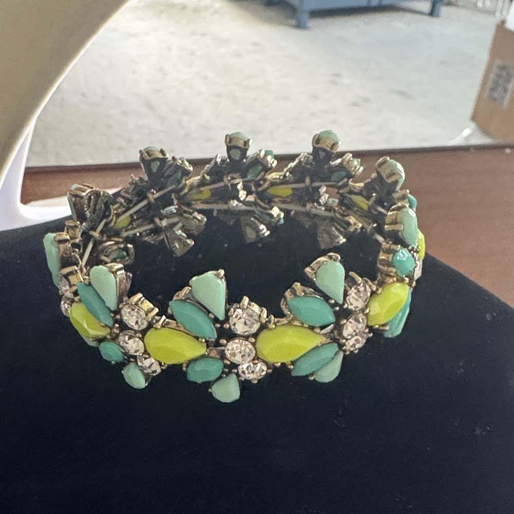 Elegant Multi-Color Floral Bracelet
